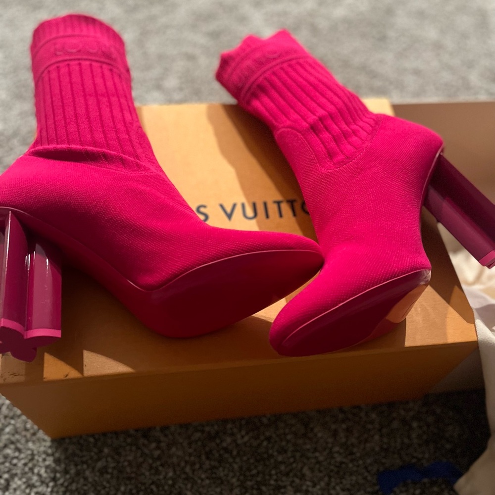 Louis Vuitton Silhouette booties,Brand New